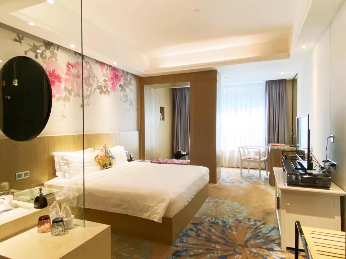 Paco Hotel Tаojin Metro Guangzhou - Free Shuttle Bus For Centen Fair Exteriör bild