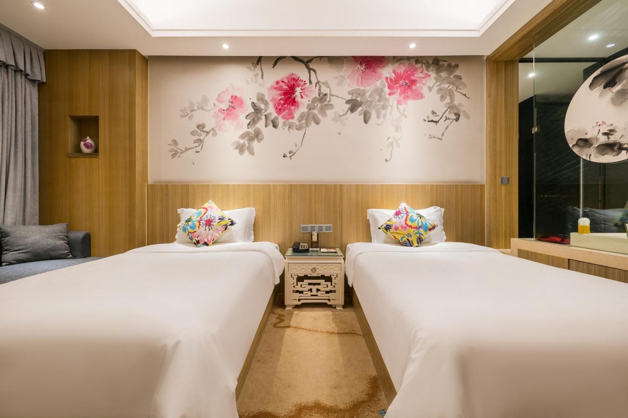 Paco Hotel Tаojin Metro Guangzhou - Free Shuttle Bus For Centen Fair Exteriör bild