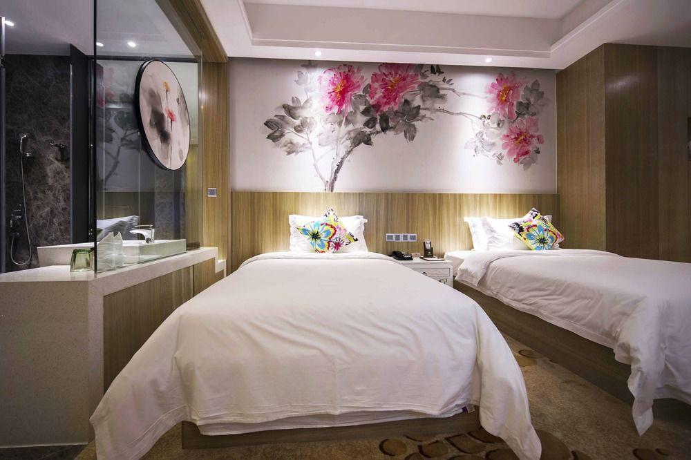 Paco Hotel Tаojin Metro Guangzhou - Free Shuttle Bus For Centen Fair Exteriör bild
