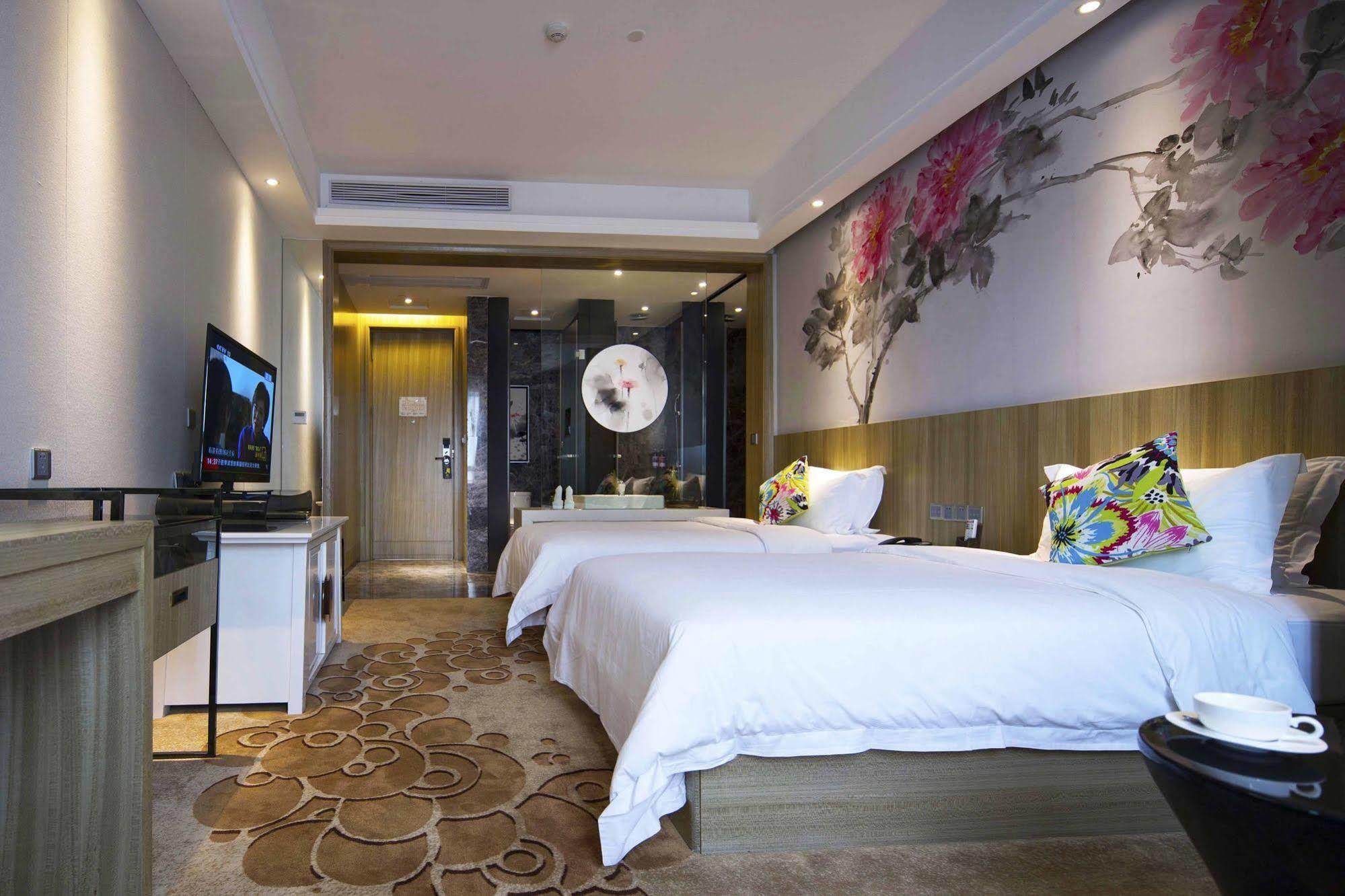 Paco Hotel Tаojin Metro Guangzhou - Free Shuttle Bus For Centen Fair Exteriör bild